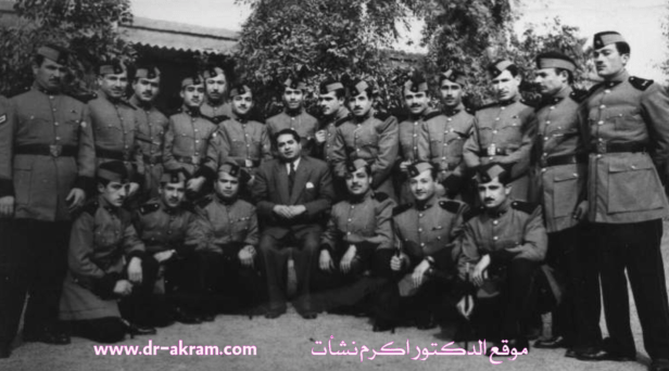 الدكتور اكرم نشات ابراهيم استاذ في كلية الشرطة العراقية سنة 1954